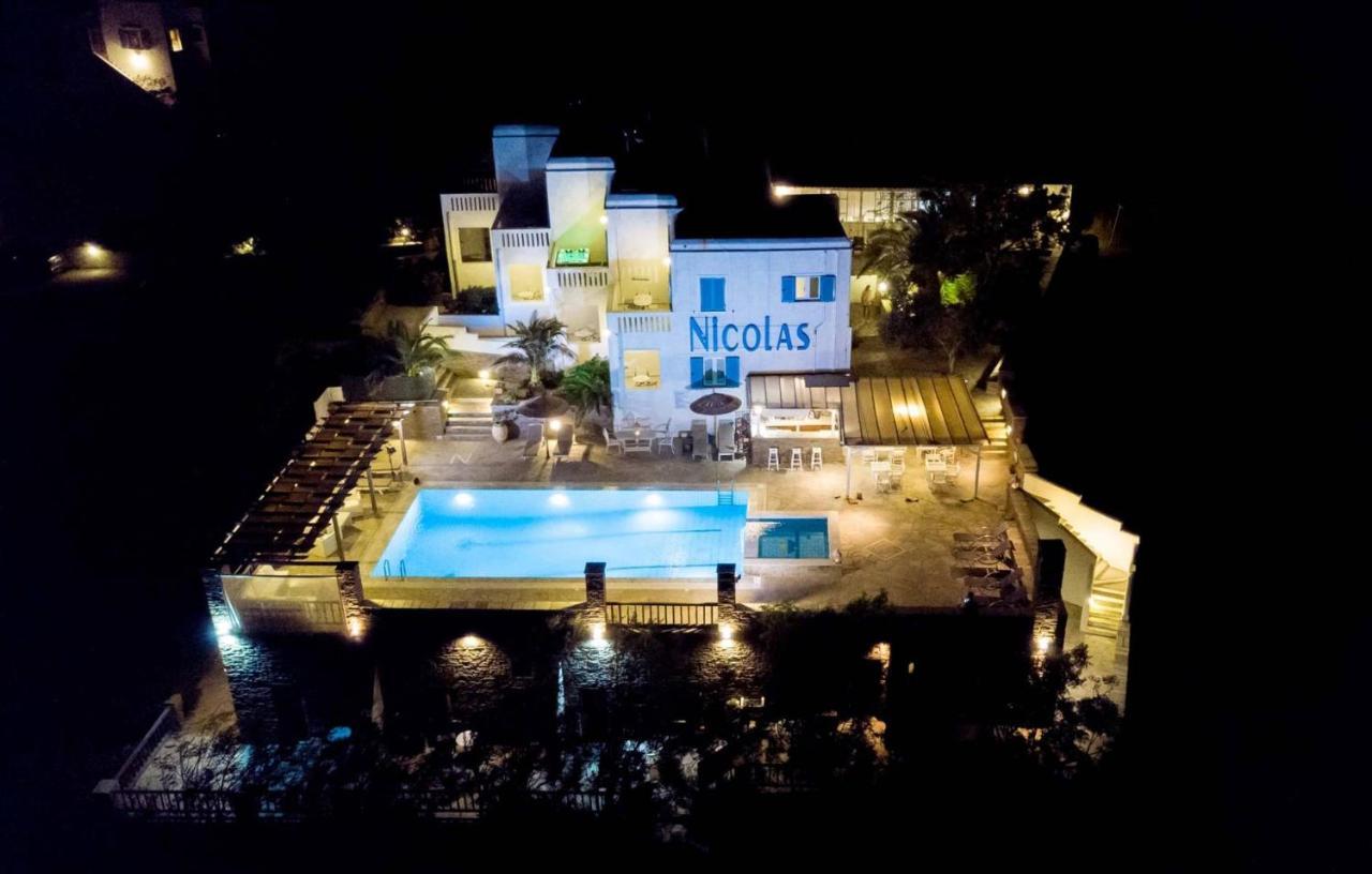 Nicolas Ormos  Exterior photo